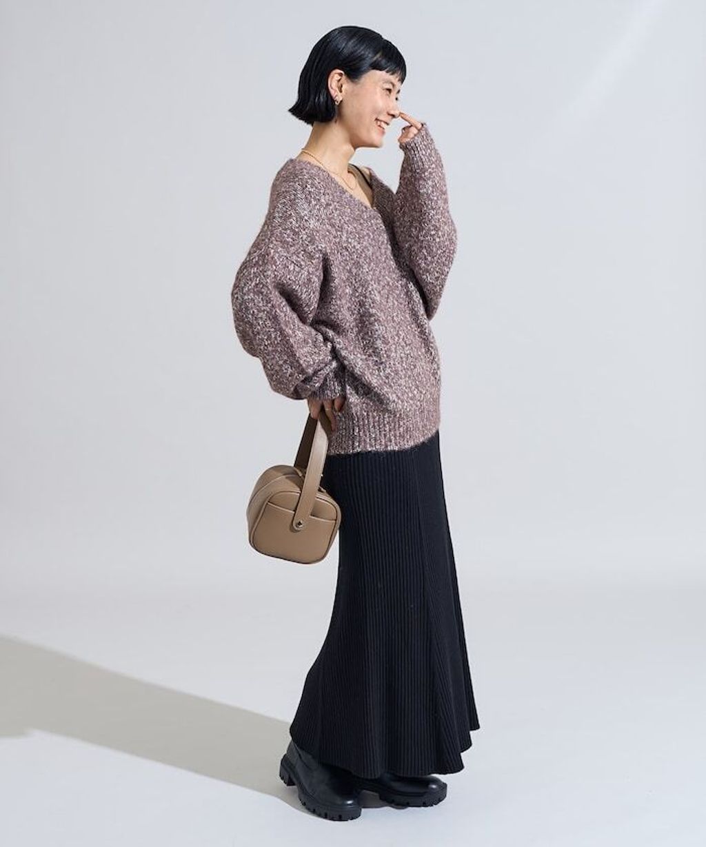 FREAKS STORE V領寬鬆厚實針織上衣_11