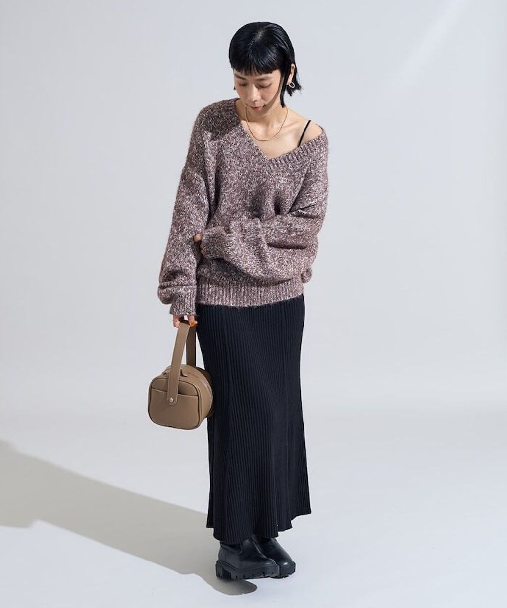 FREAKS STORE V領寬鬆厚實針織上衣_10