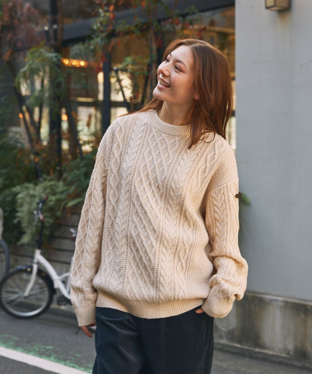 THE CRAFT CREW PRODUCTS 可水洗防靜電抗起球針立體繩結麻花編織圓領毛衣_21