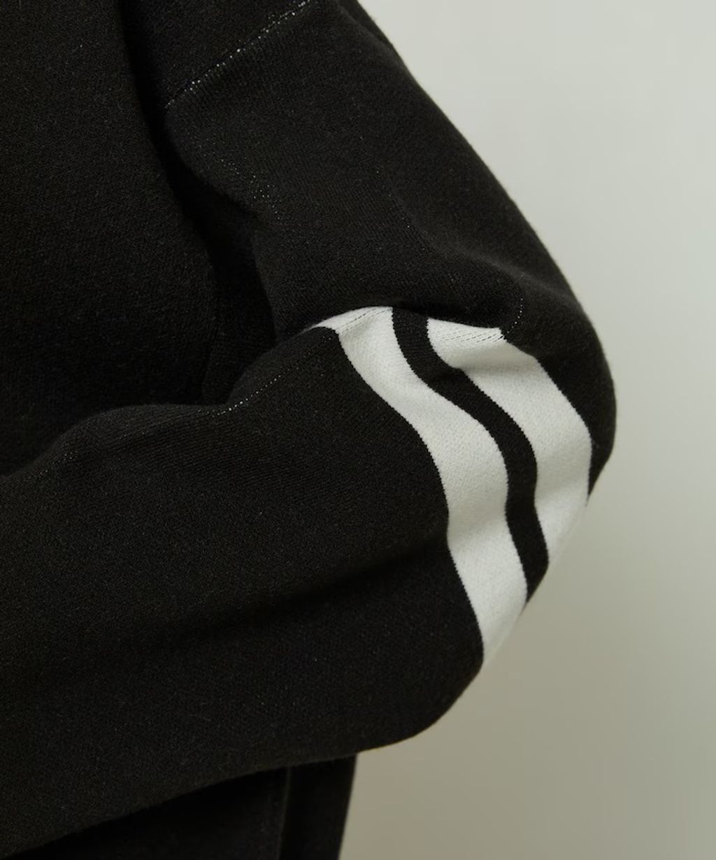 MARY QUANT 花朵logo袖線運動風針織大學T_55