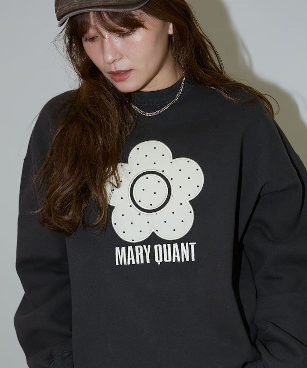 MARY QUANT 經典雛菊圓點布料拼接Oversize大學T_71