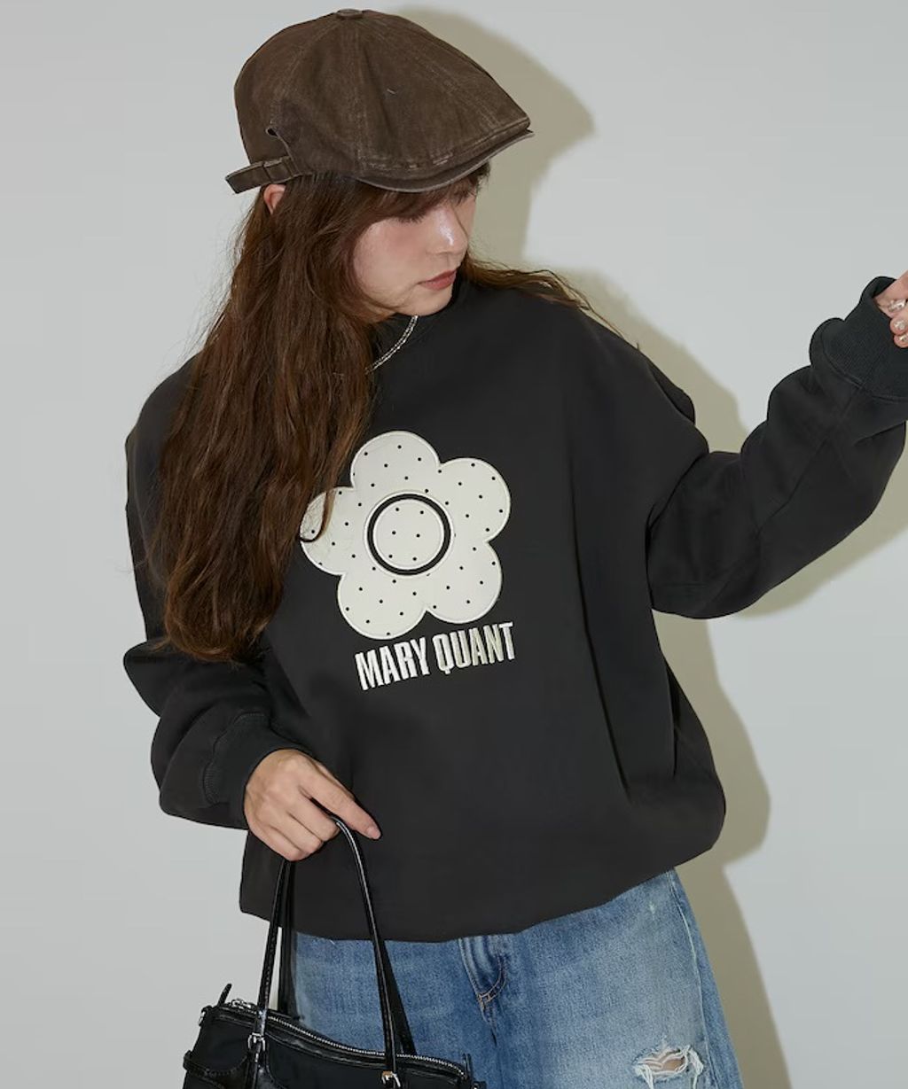 MARY QUANT 經典雛菊圓點布料拼接Oversize大學T_70