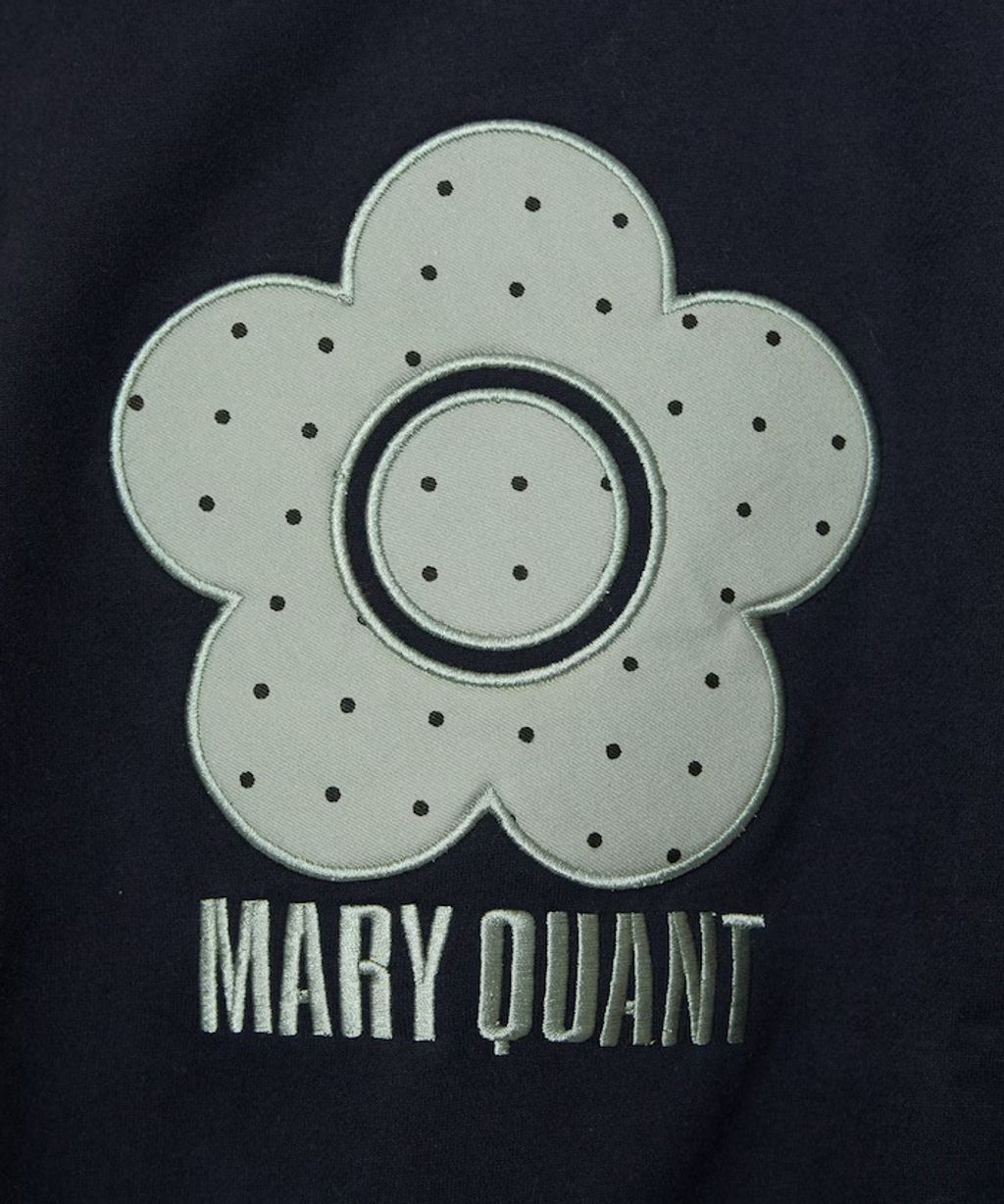 MARY QUANT 經典雛菊圓點布料拼接Oversize大學T_60