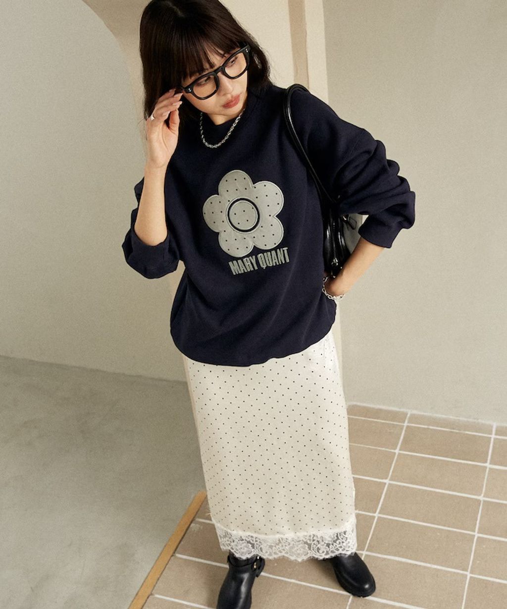 MARY QUANT 經典雛菊圓點布料拼接Oversize大學T_51