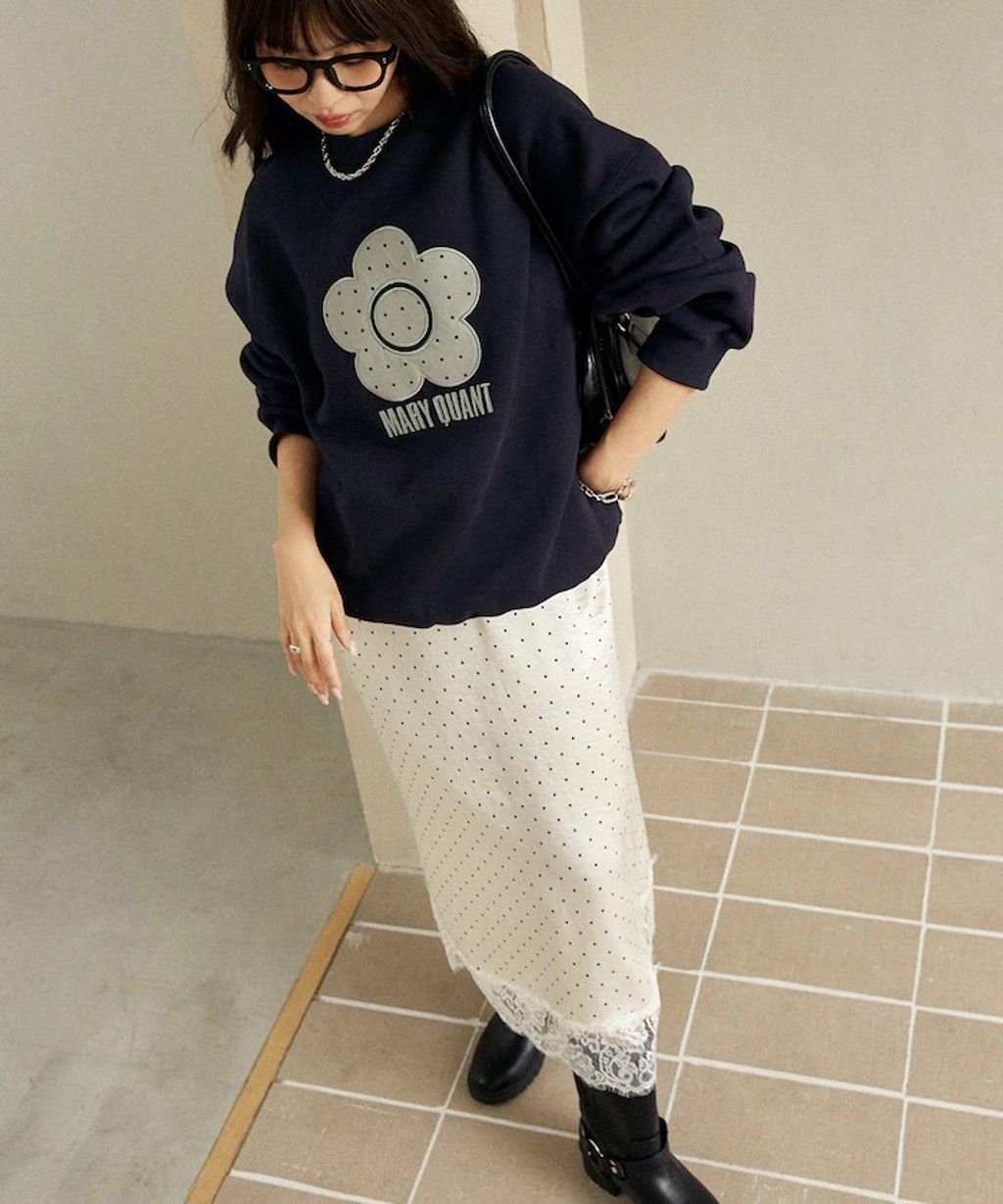 MARY QUANT 經典雛菊圓點布料拼接Oversize大學T_46