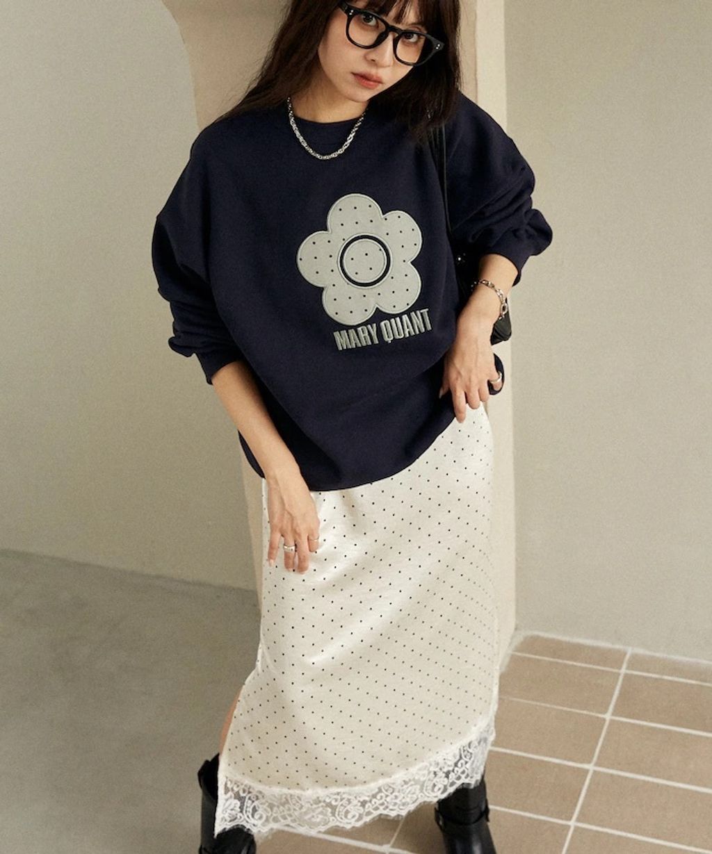 MARY QUANT 經典雛菊圓點布料拼接Oversize大學T_43