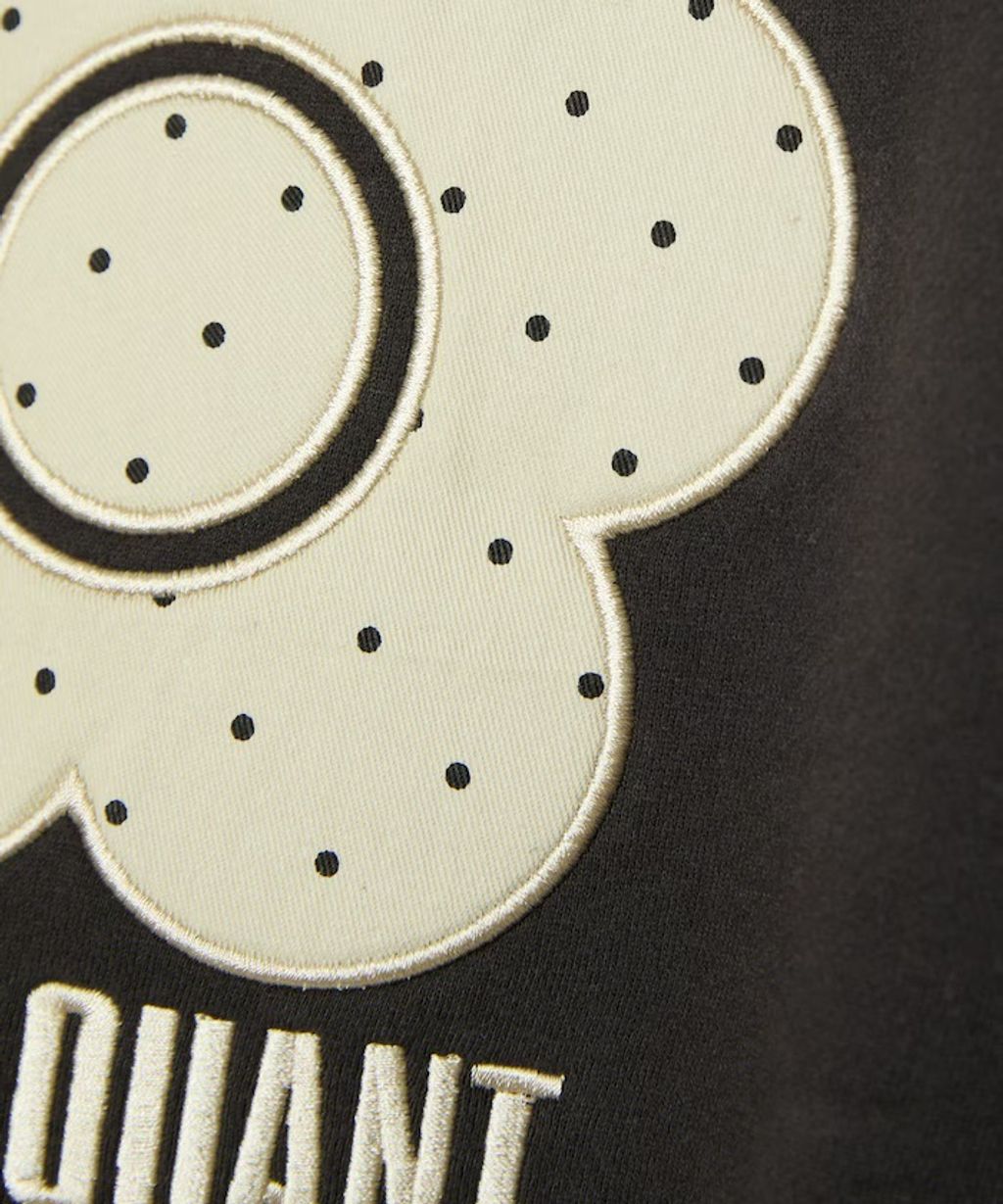 MARY QUANT 經典雛菊圓點布料拼接Oversize大學T_41