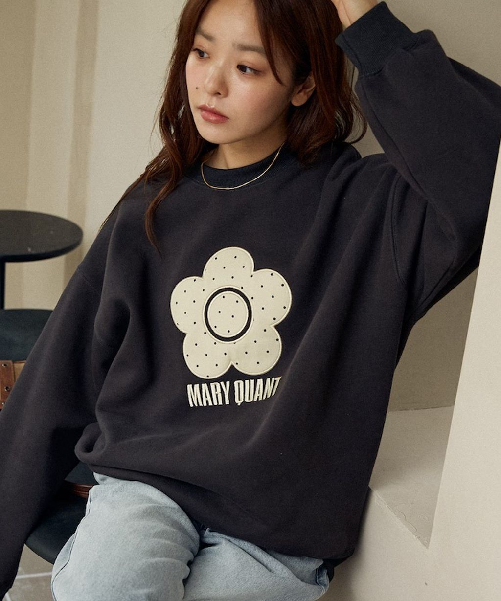 MARY QUANT 經典雛菊圓點布料拼接Oversize大學T_32