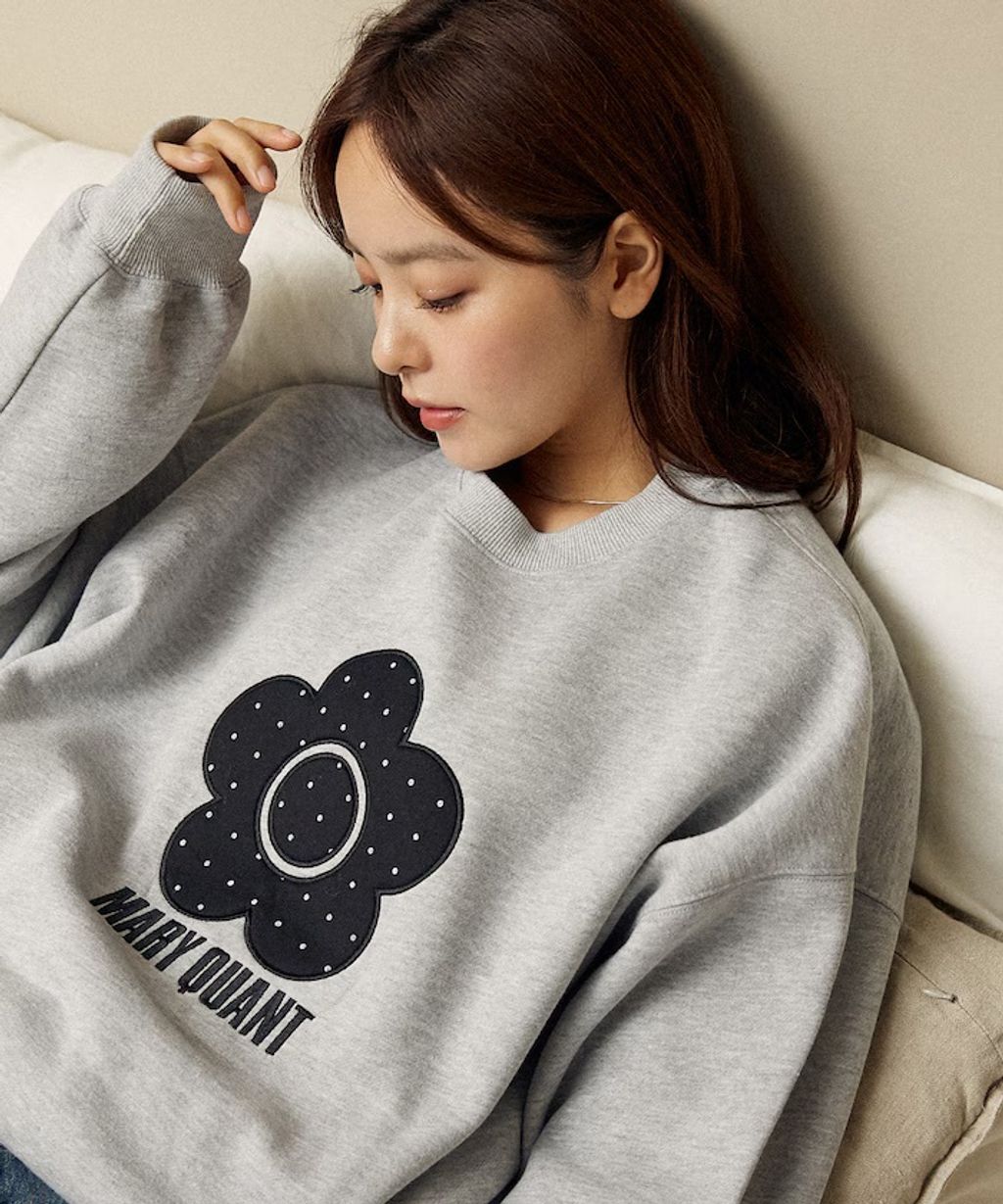 MARY QUANT 經典雛菊圓點布料拼接Oversize大學T_19