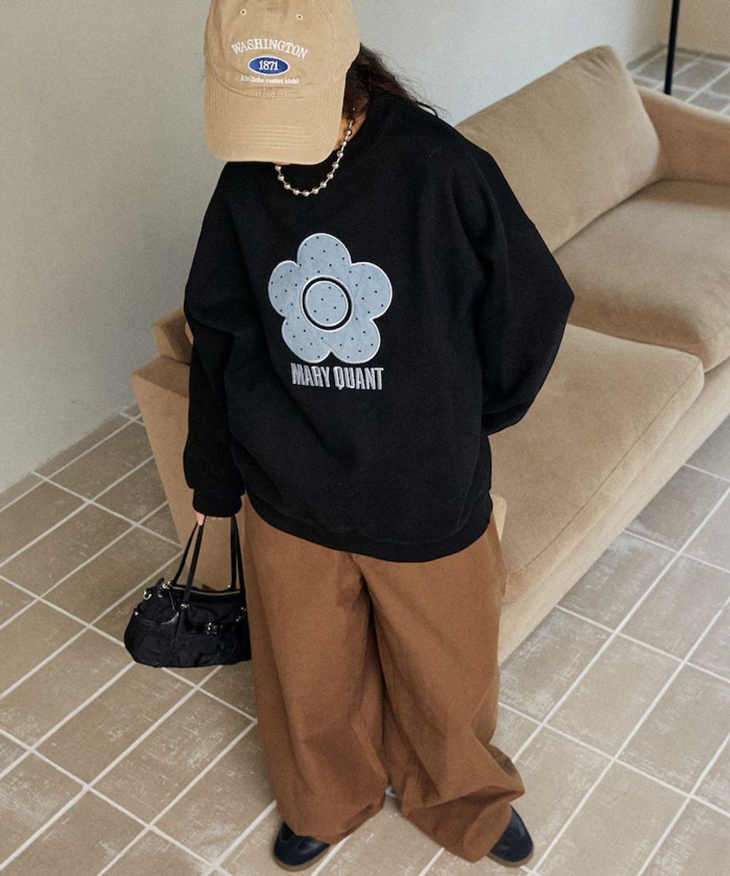 MARY QUANT 經典雛菊圓點布料拼接Oversize大學T_13