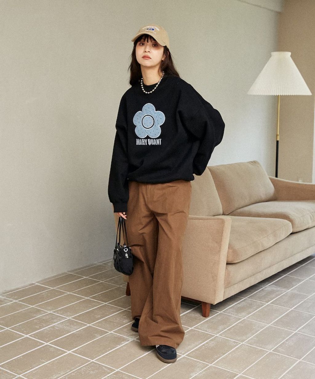 MARY QUANT 經典雛菊圓點布料拼接Oversize大學T_15