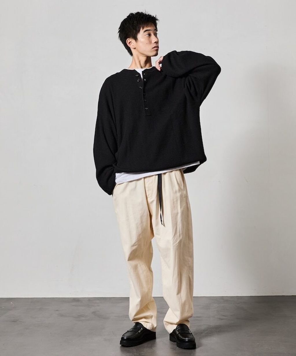 FREAKS STORE 寬版深亨利領落肩混紡針織上衣_44