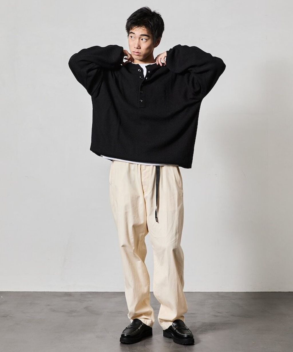 FREAKS STORE 寬版深亨利領落肩混紡針織上衣_46