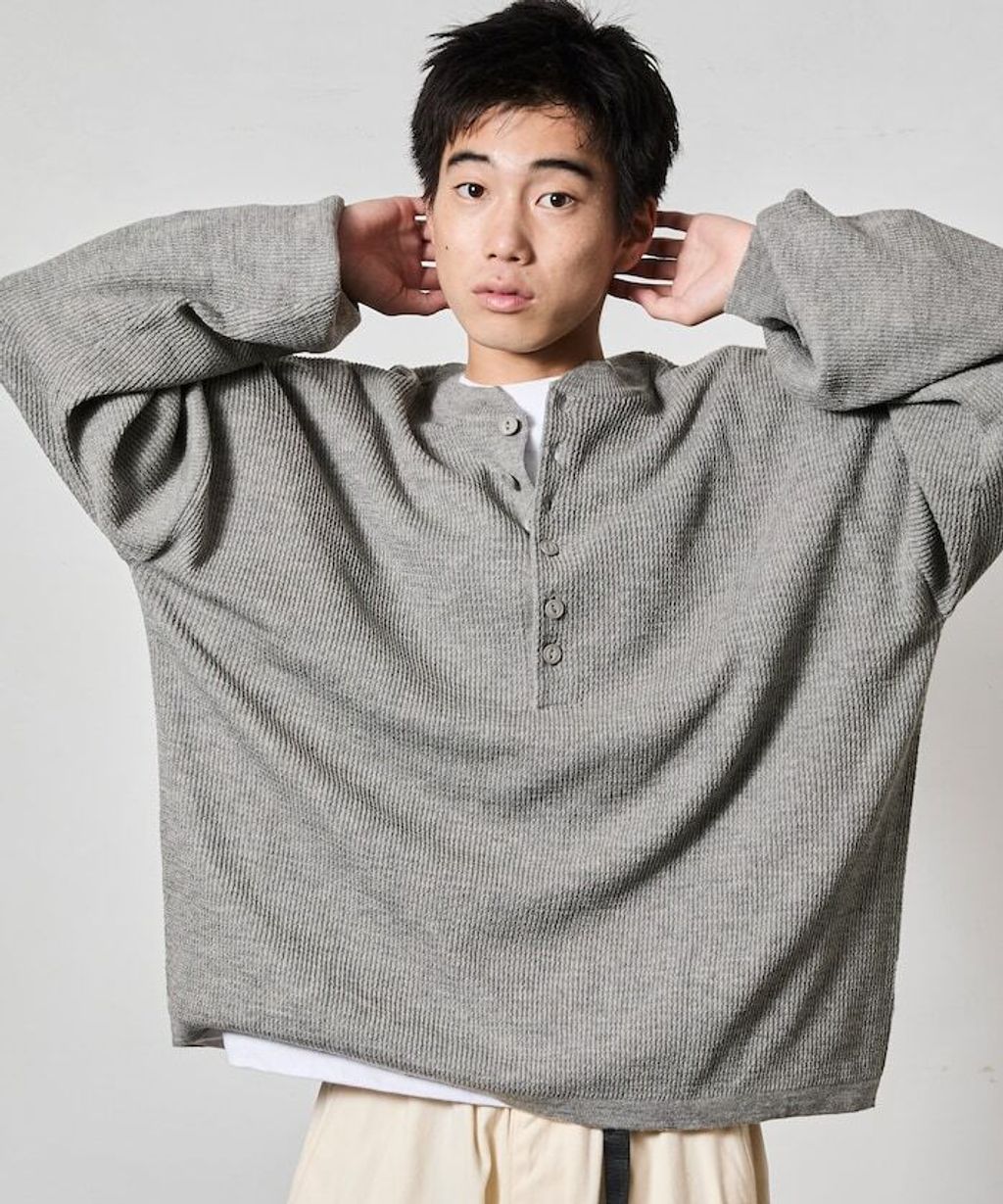 FREAKS STORE 寬版深亨利領落肩混紡針織上衣_43