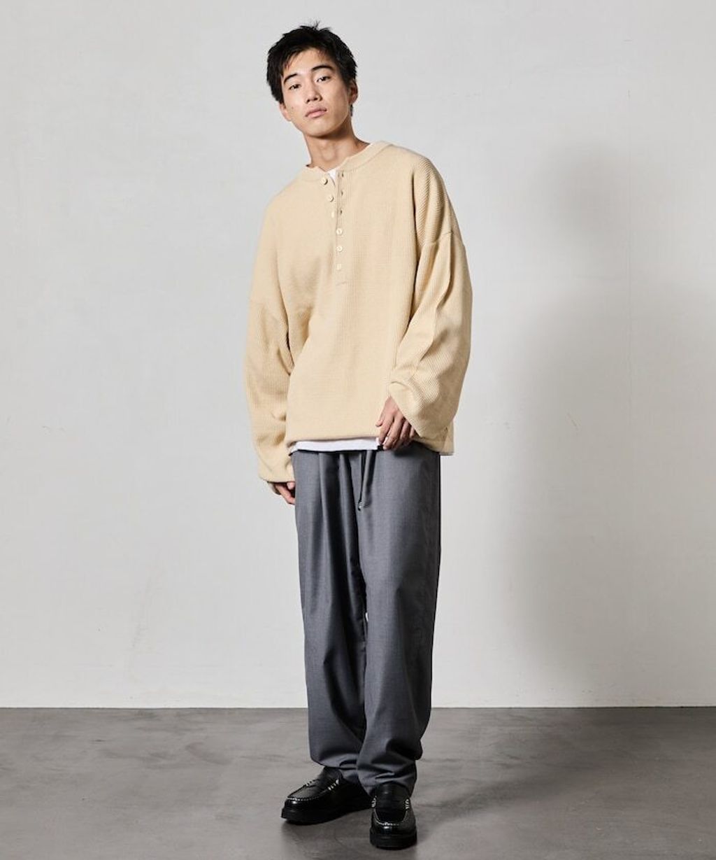 FREAKS STORE 寬版深亨利領落肩混紡針織上衣_16