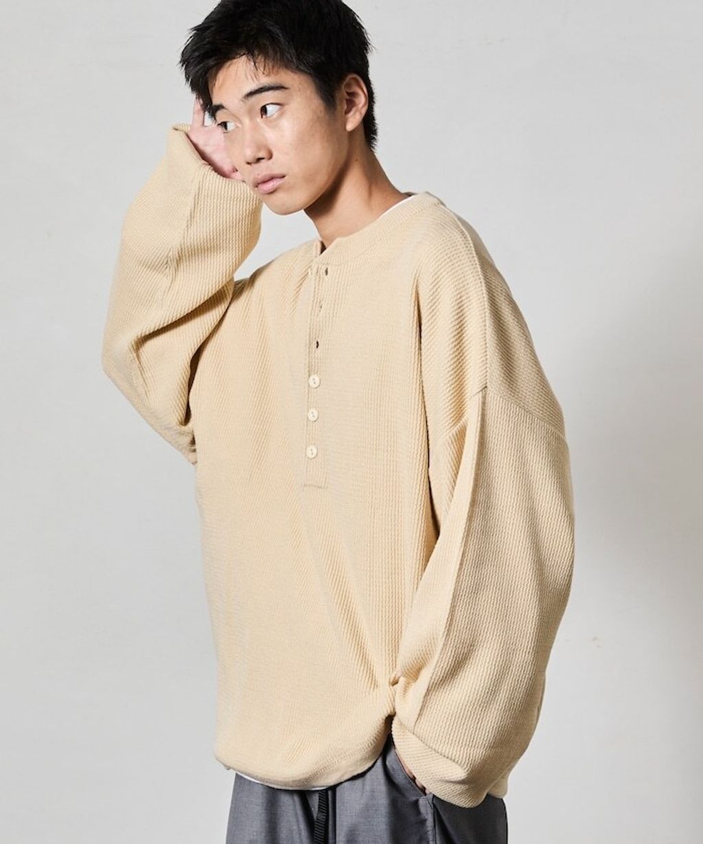 FREAKS STORE 寬版深亨利領落肩混紡針織上衣_25