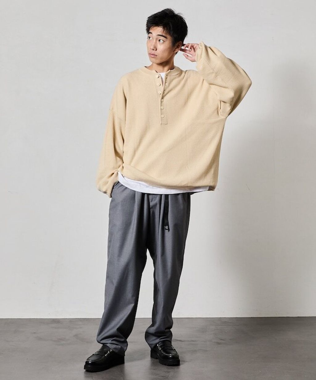 FREAKS STORE 寬版深亨利領落肩混紡針織上衣_21