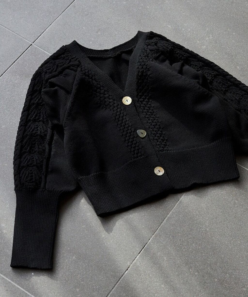 FREAKS STORE 立體麻花編織澎袖貝殼釦針織外套_37
