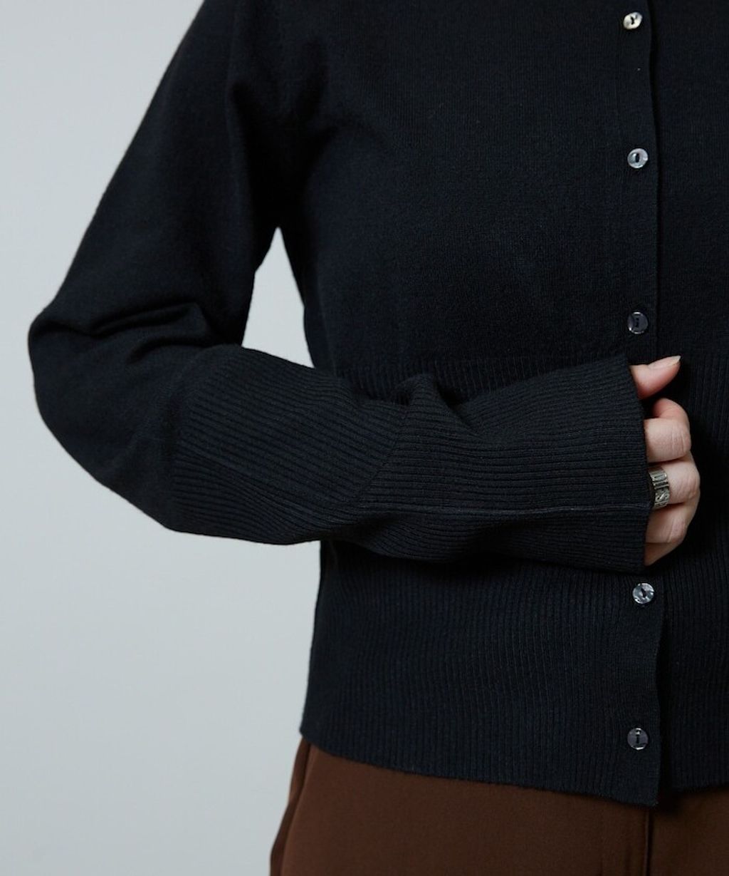 FREAKS STORE 圓領針織親膚開襟衫套組(附多功能披肩)_51