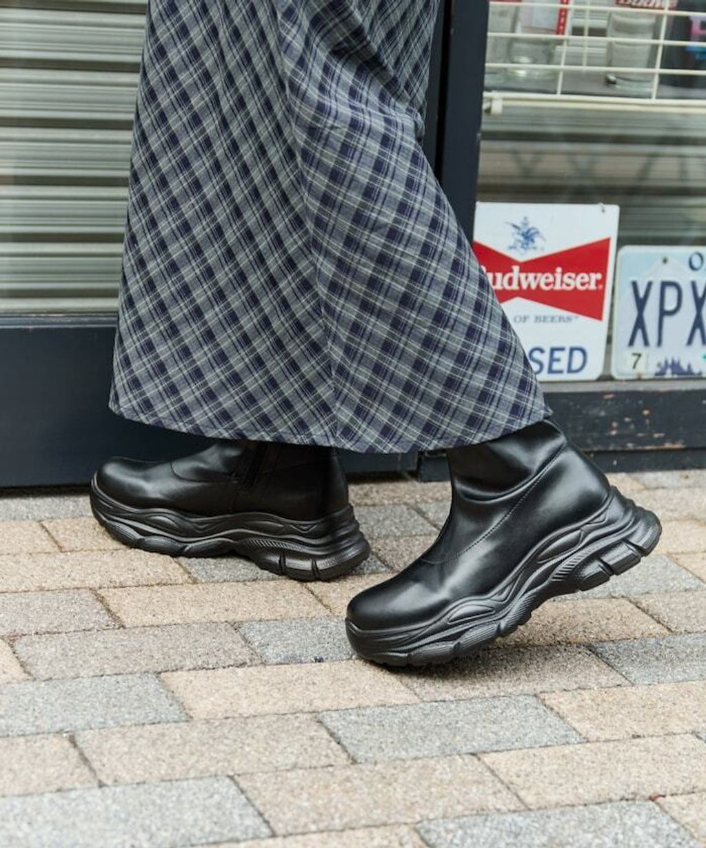 FREAKS STORE 防潑水防滑厚底皮革質感短靴_8