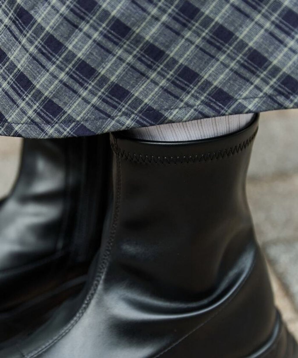 FREAKS STORE 防潑水防滑厚底皮革質感短靴_12