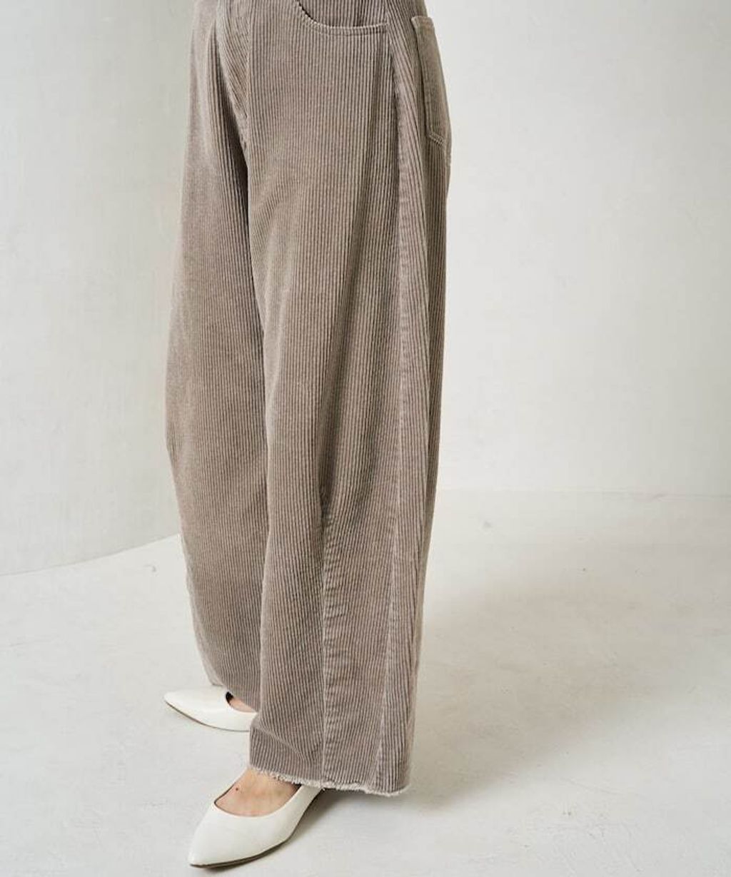FREAKS STORE 細條紋燈芯絨顯瘦圓弧剪裁長褲_66