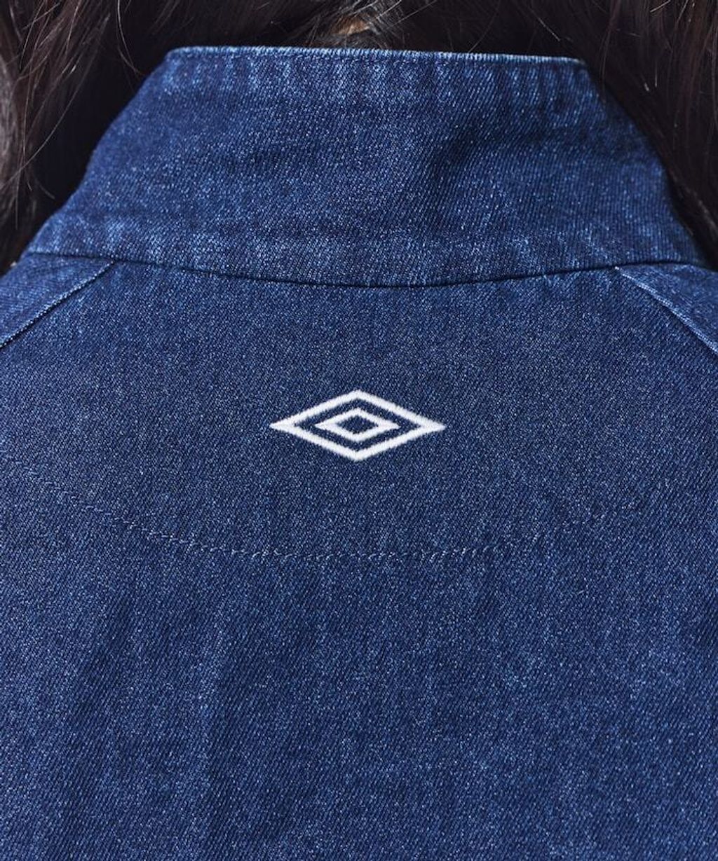 UMBRO × FREAKS STORE 刺繡Logo立領水染丹寧外套(女款)_34