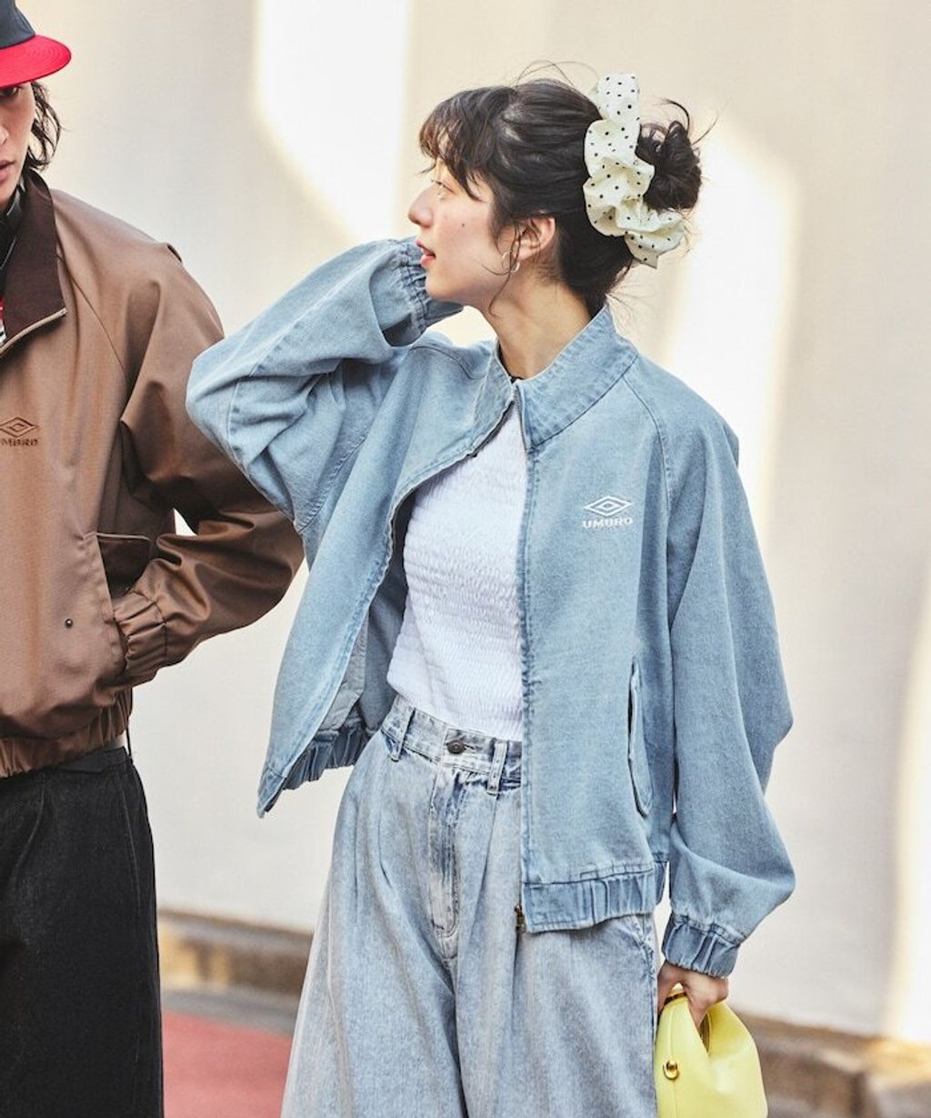 UMBRO × FREAKS STORE 刺繡Logo立領水染丹寧外套(女款)_11