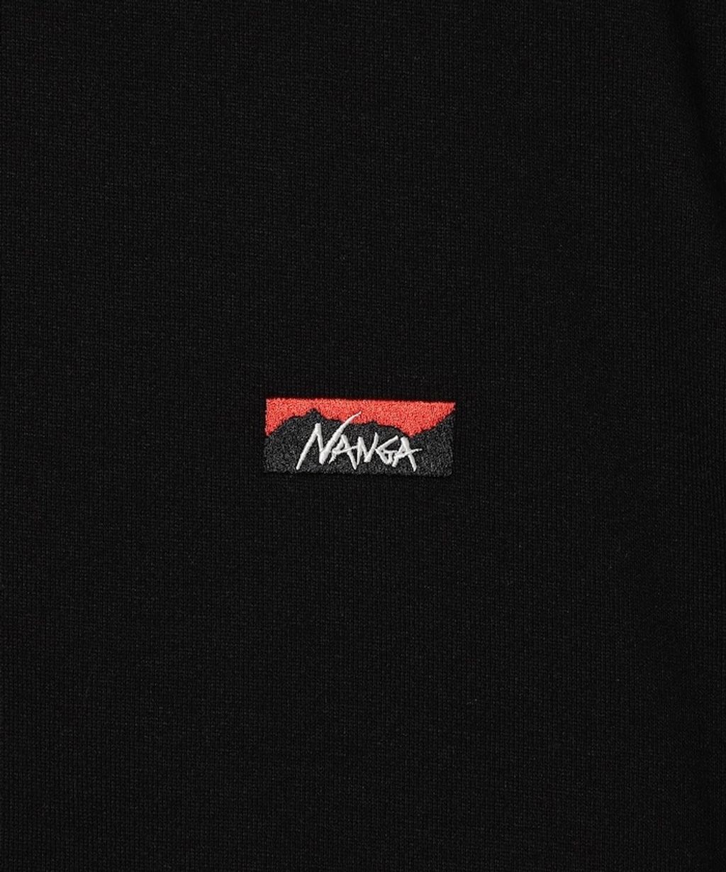 NANGA ECO HYBRID迷你標刺繡大學T_13