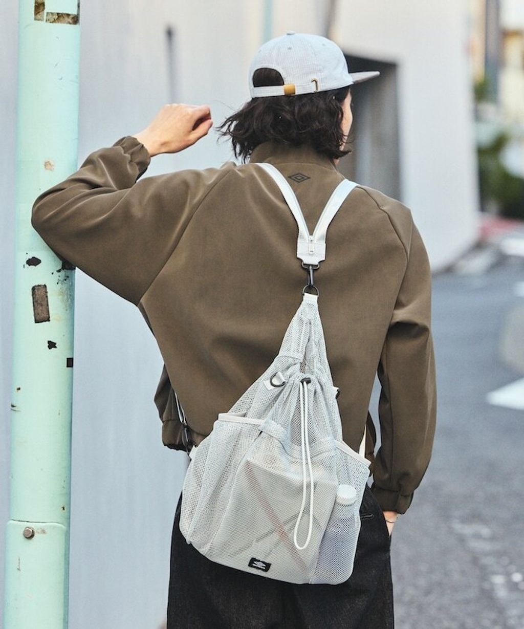 UMBRO × FREAKS STORE 輕量機能多功能三用網眼抽繩包_9