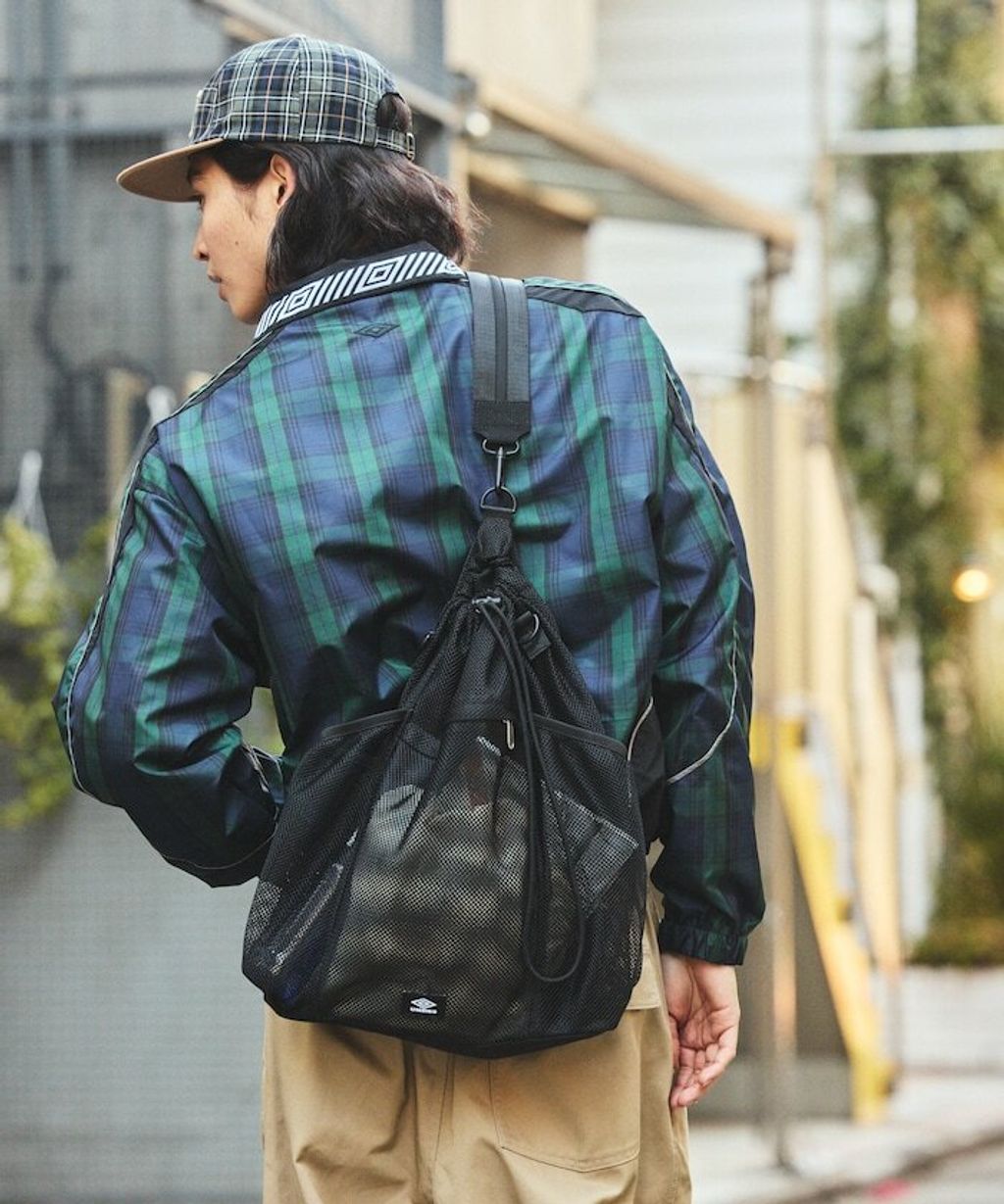 UMBRO × FREAKS STORE 輕量機能多功能三用網眼抽繩包_3