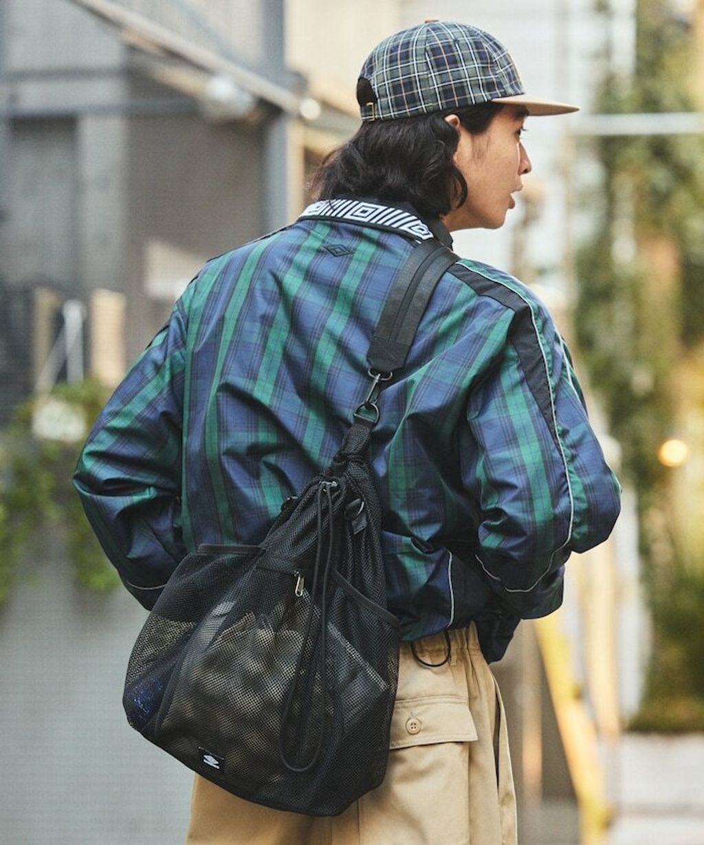 UMBRO × FREAKS STORE 輕量機能多功能三用網眼抽繩包_12