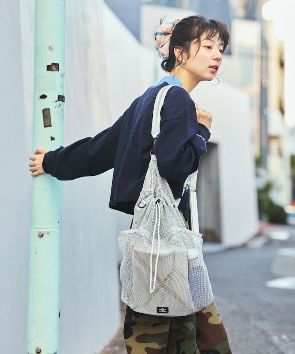 UMBRO × FREAKS STORE 輕量機能多功能三用網眼抽繩包_7