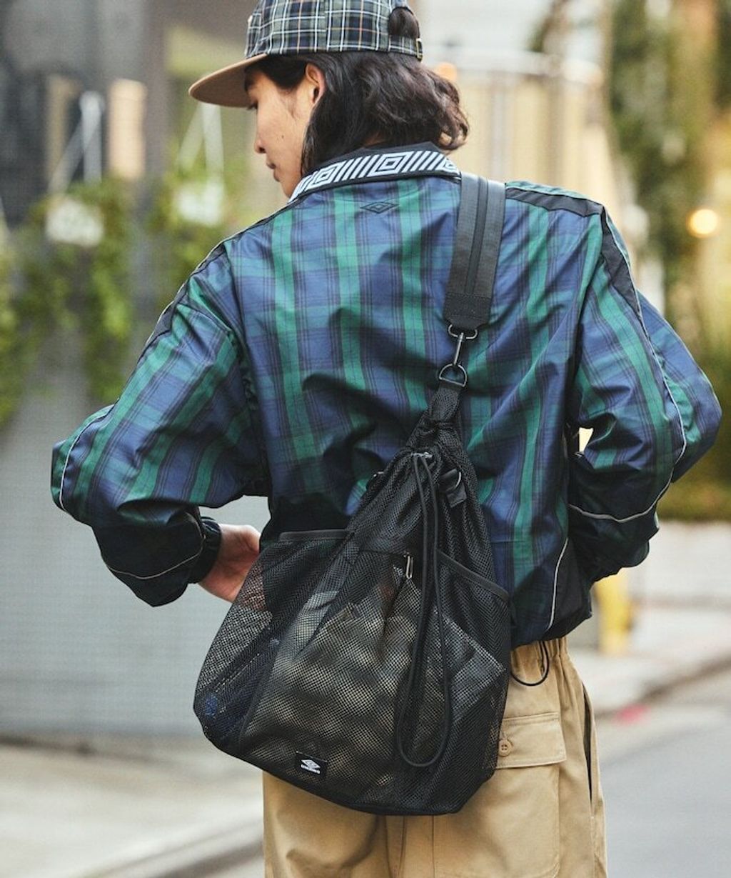 UMBRO × FREAKS STORE 輕量機能多功能三用網眼抽繩包_13