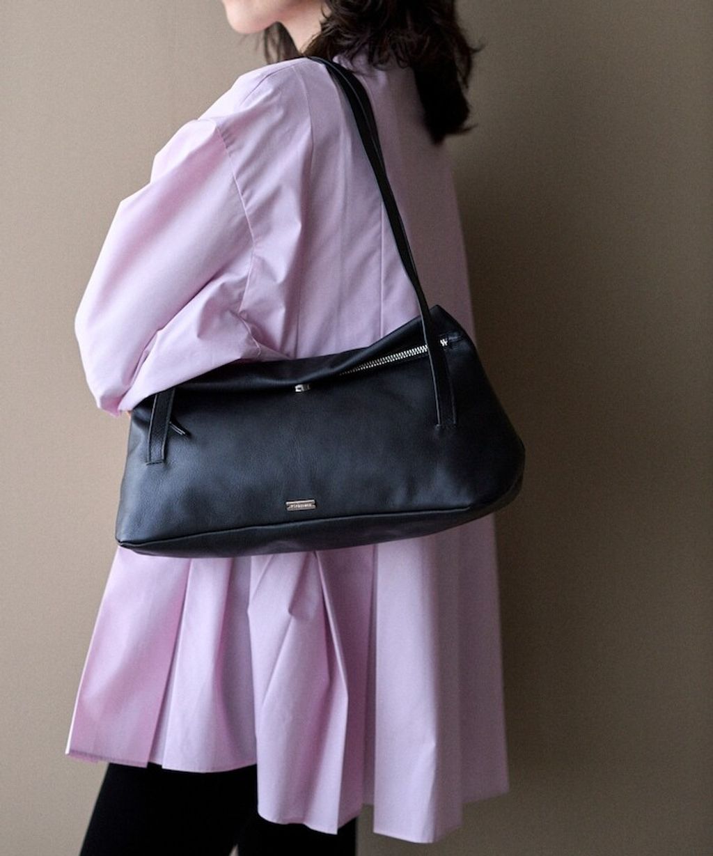 Firsthand 防撥水純牛皮肩背包_6