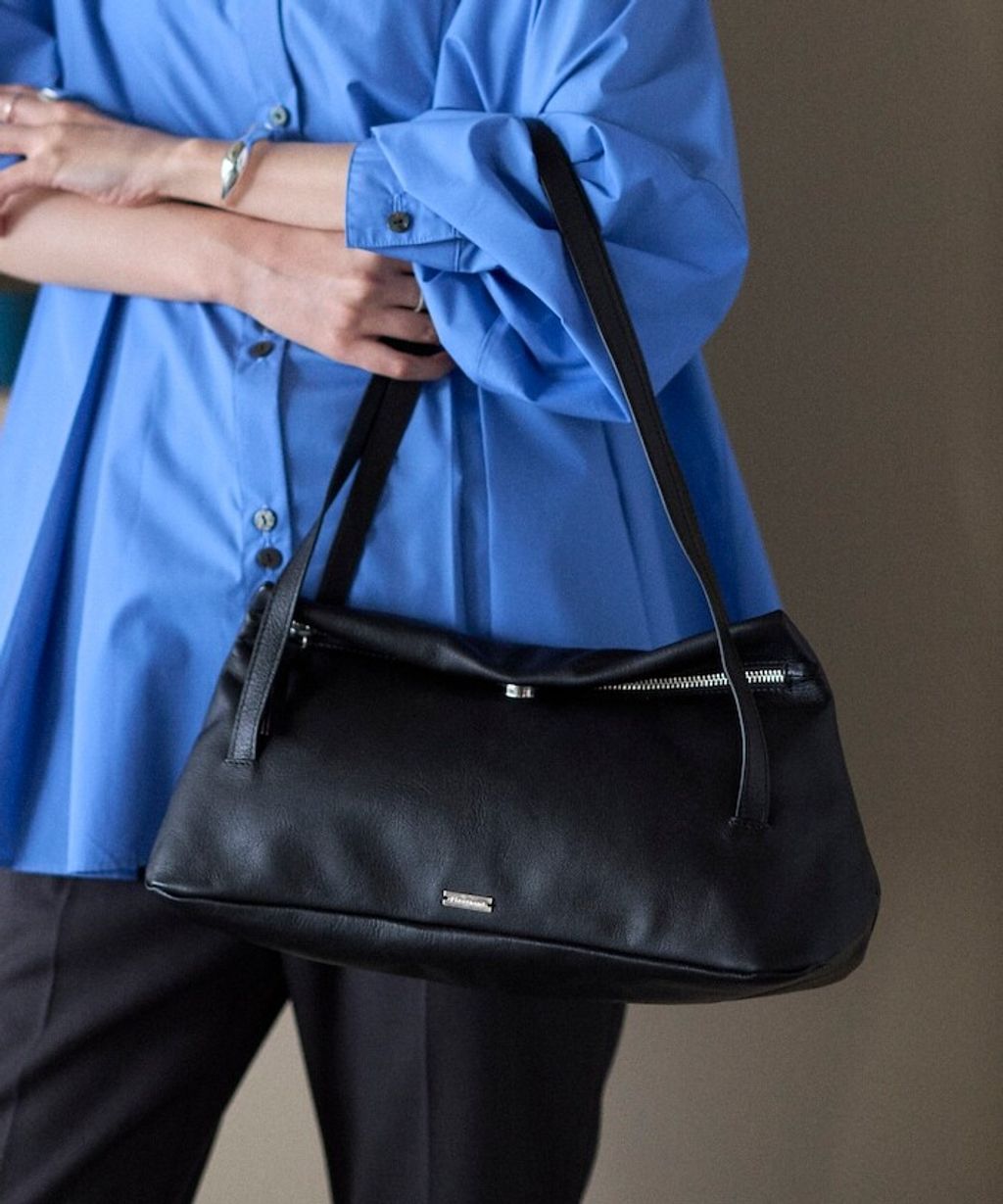 Firsthand 防撥水純牛皮肩背包_5