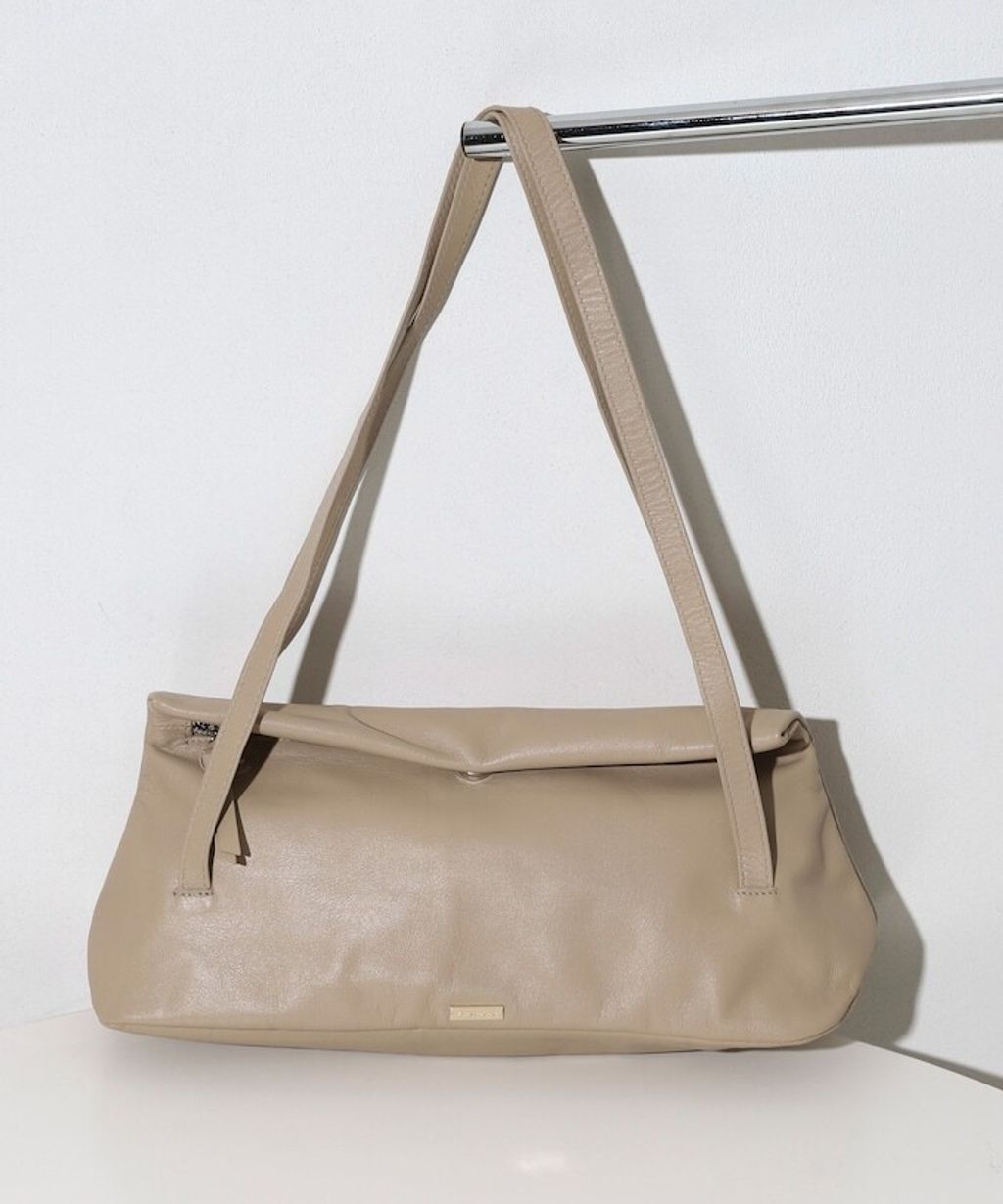 Firsthand 防撥水純牛皮肩背包_22