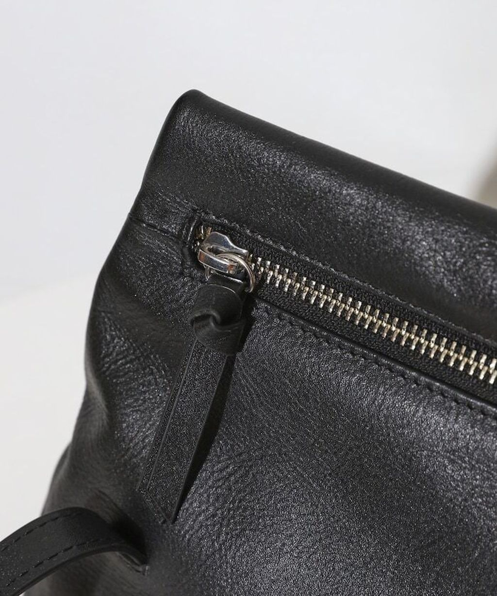 Firsthand 防撥水純牛皮肩背包_19