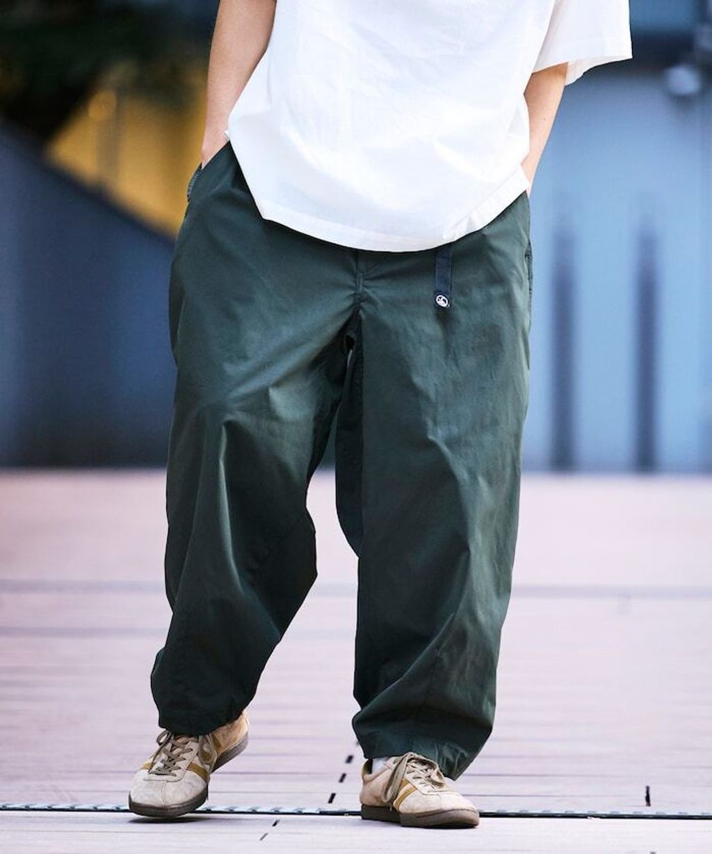 FREAKS STORE Easy Care Fabric 寬版速乾抗UV機能休閒褲_45