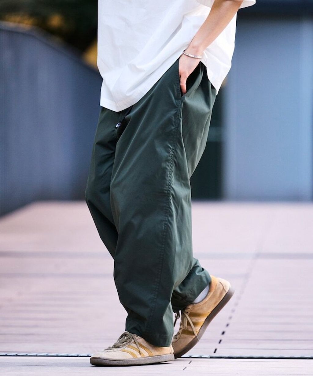 FREAKS STORE Easy Care Fabric 寬版速乾抗UV機能休閒褲_46