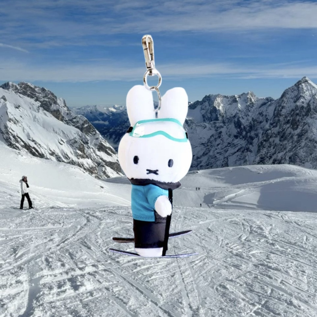 EF3CCC51-C76B-429B-8C9B-9A429972DFC1