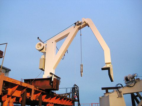 D-FOS - davit, boat handling crane