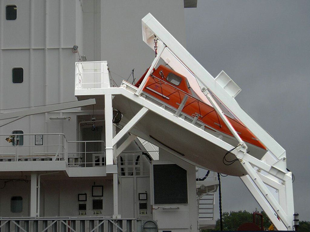 D-FH - davit system for free-fall lifeboat