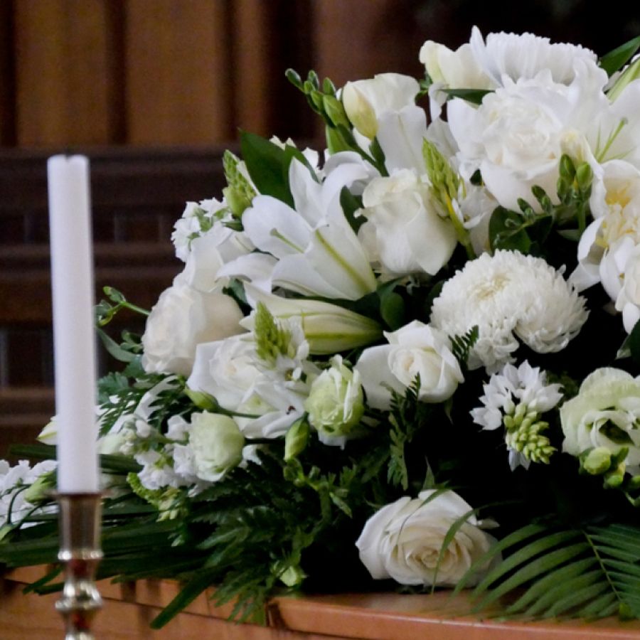 Lulanana Florist | Pay your last respects with a wreath stand