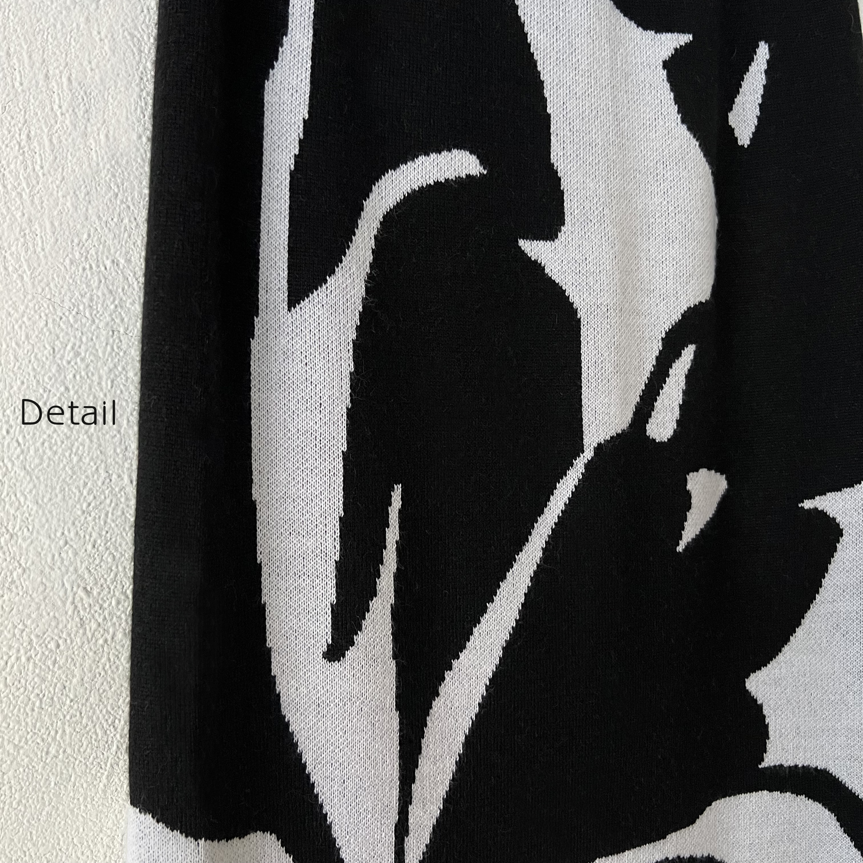針織筆筒裙-黑白花細節2