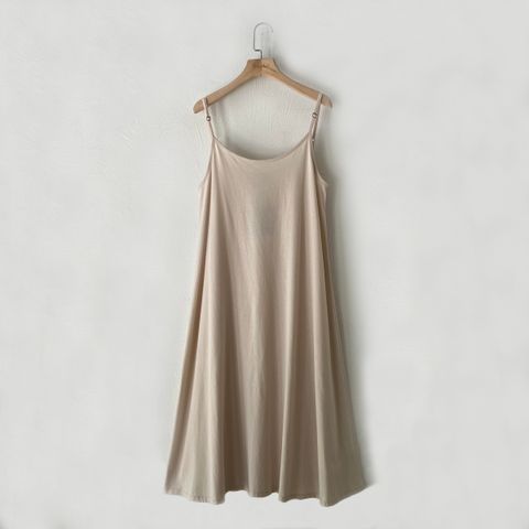 內搭針織洋裝-正面