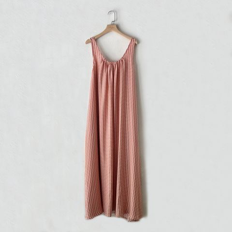 飄帶露被洋裝-粉白正面