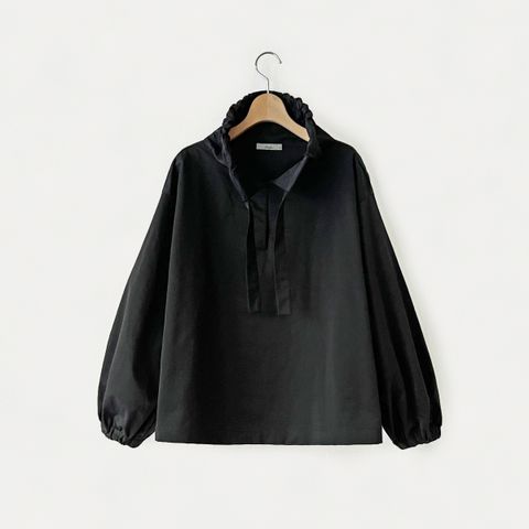 03AT1-08 立領寬版抽繩上衣 正面