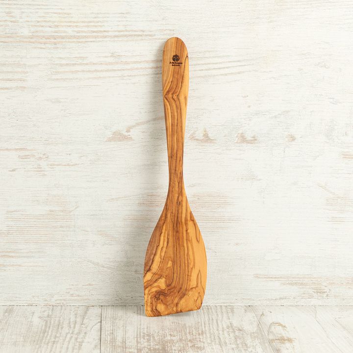 SLT30-spatola-grande-sagomata-in-legno-di-ulivo1
