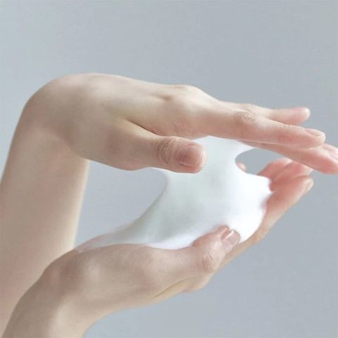 質地-Celimax-諾麗痘痘泡泡潔面乳-The-Real-Noni-Acne-Bubble-Cleanser-原廠授權圖-universomart-宇碩協銷有限公司
